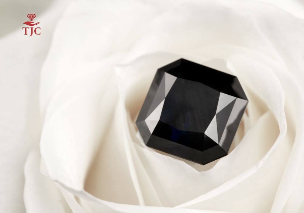Kim cương đen mang nhiều ý nghĩa đặc biệt